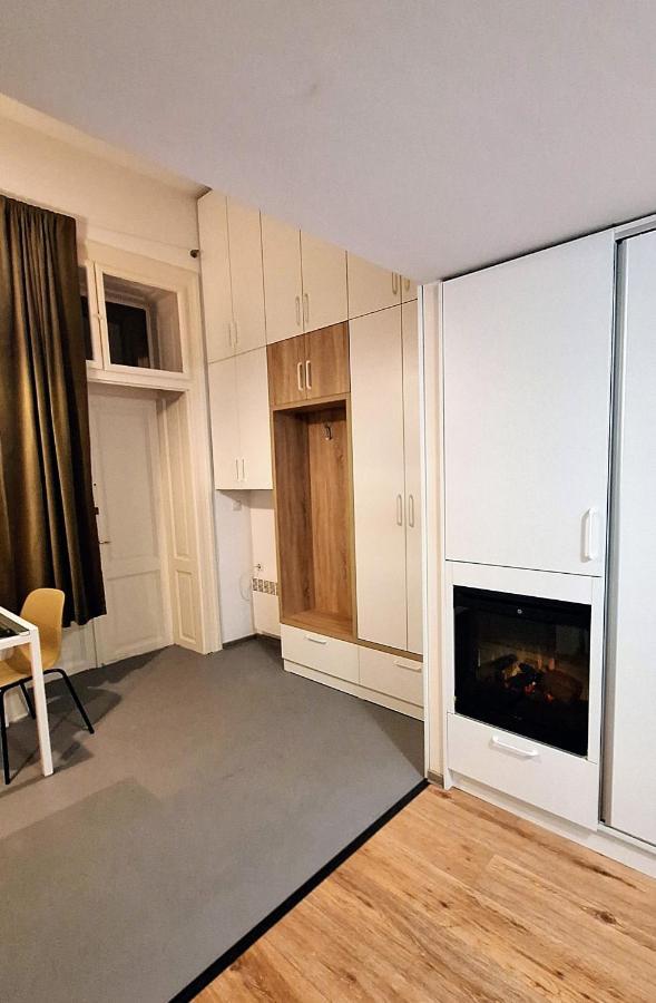 Swanhome - Central Apartment Cluj-Napoca Esterno foto